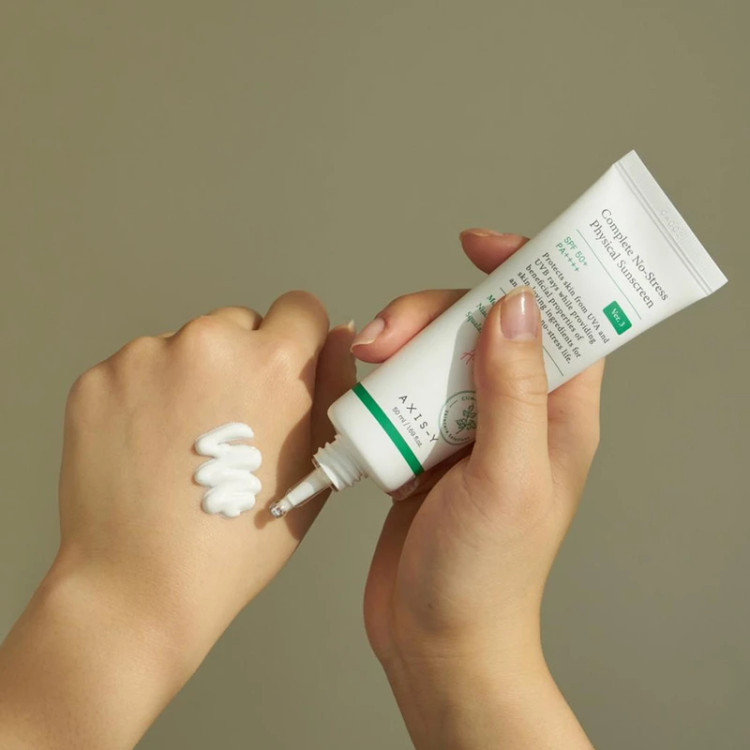 کرم ضد آفتاب بدون رنگ اکسیس وای +SPF 50 مدل Complete No Stress مناسب انواع پوست