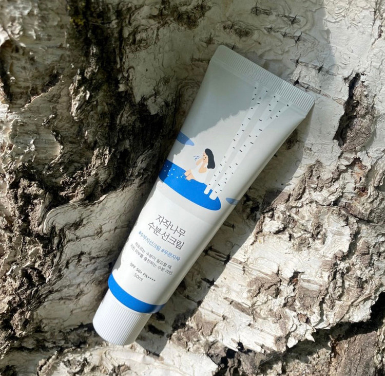 کرم ضد آفتاب راند لب SPF 50 مدل birch juice مناسب انواع پوست حجم 50 میلی لیتر اصل