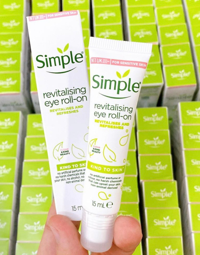 کرم دور چشم سیمپل مدل Revitalising حجم 15 میلی لیتر